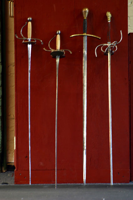 20060921131654-rapier-l.jpg